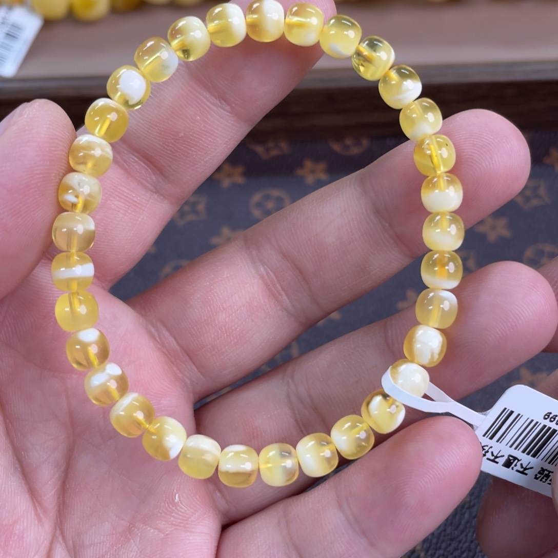 琥珀裸石未镶嵌12600000000