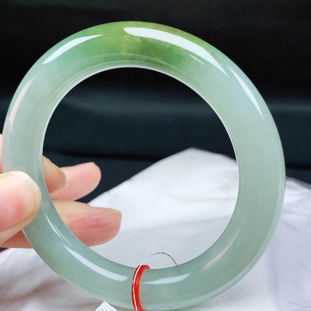 翡翠手镯未镶嵌54胖