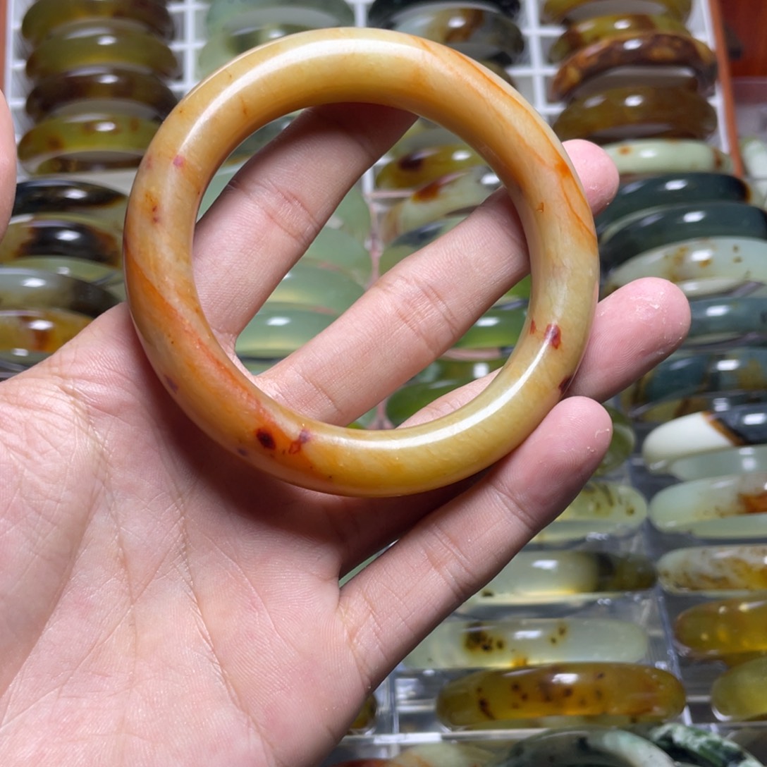 小***线蛇纹石玉未镶嵌手镯