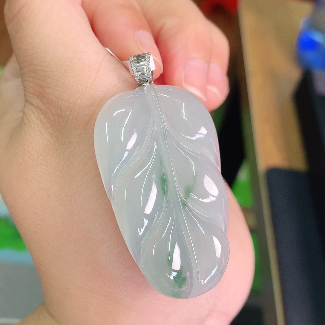 翡翠颈饰18K金镶嵌冰胶飘绿大叶子44.9*27.8*5.6