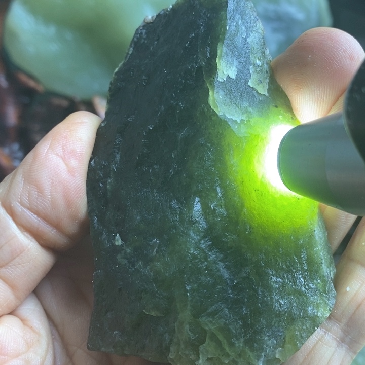 蛇纹石玉珠宝岫玉原石未镶嵌