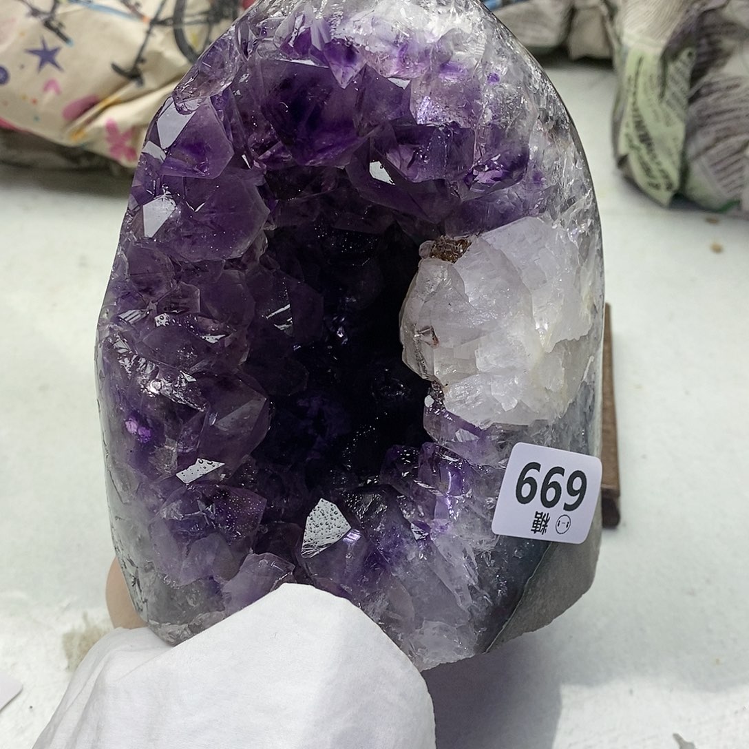 紫晶大型摆件（非配饰）未镶嵌一**米
