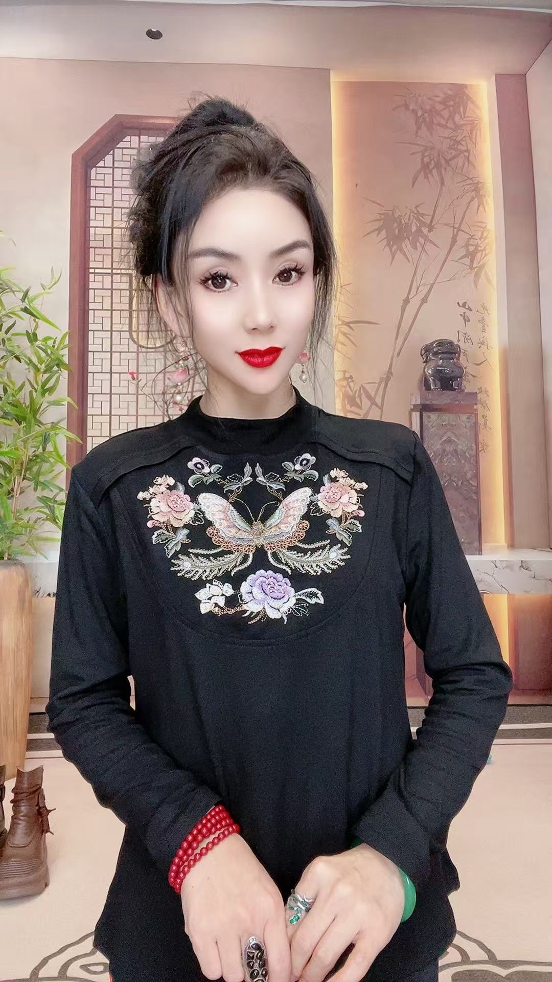 民族风新款刺绣蝴蝶花朵打底上衣752