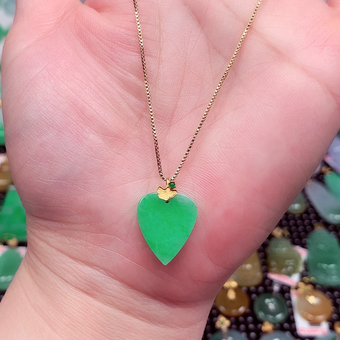 翡翠18K金镶嵌颈饰天然翡翠A货