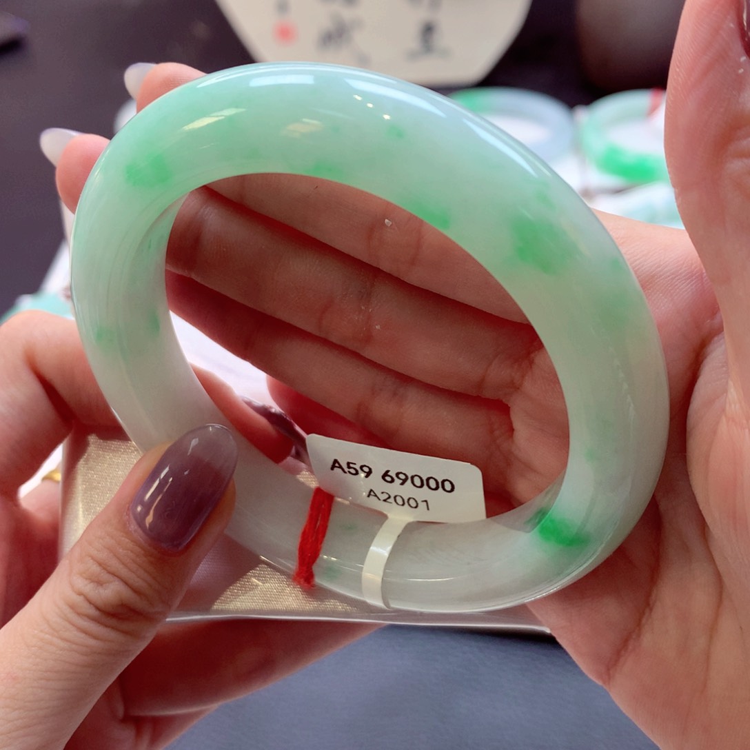 翡翠手镯未镶嵌?****正圈33