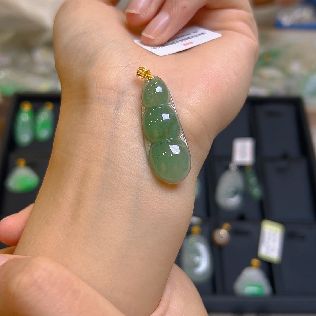 翡翠吊坠(不含链)18K金镶嵌翡翠