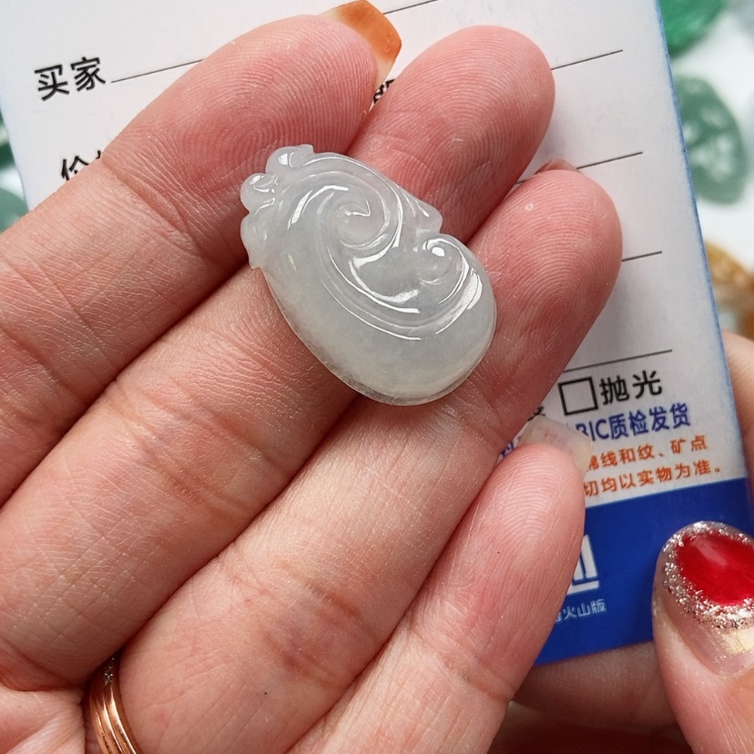 【闪购商品】翡翠颈饰未镶嵌如意