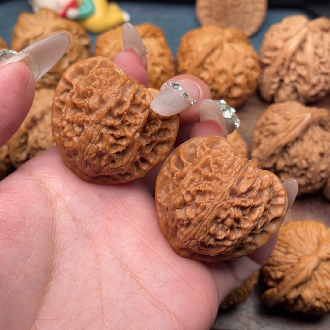 文玩核桃吊坠桃心宫灯39.5