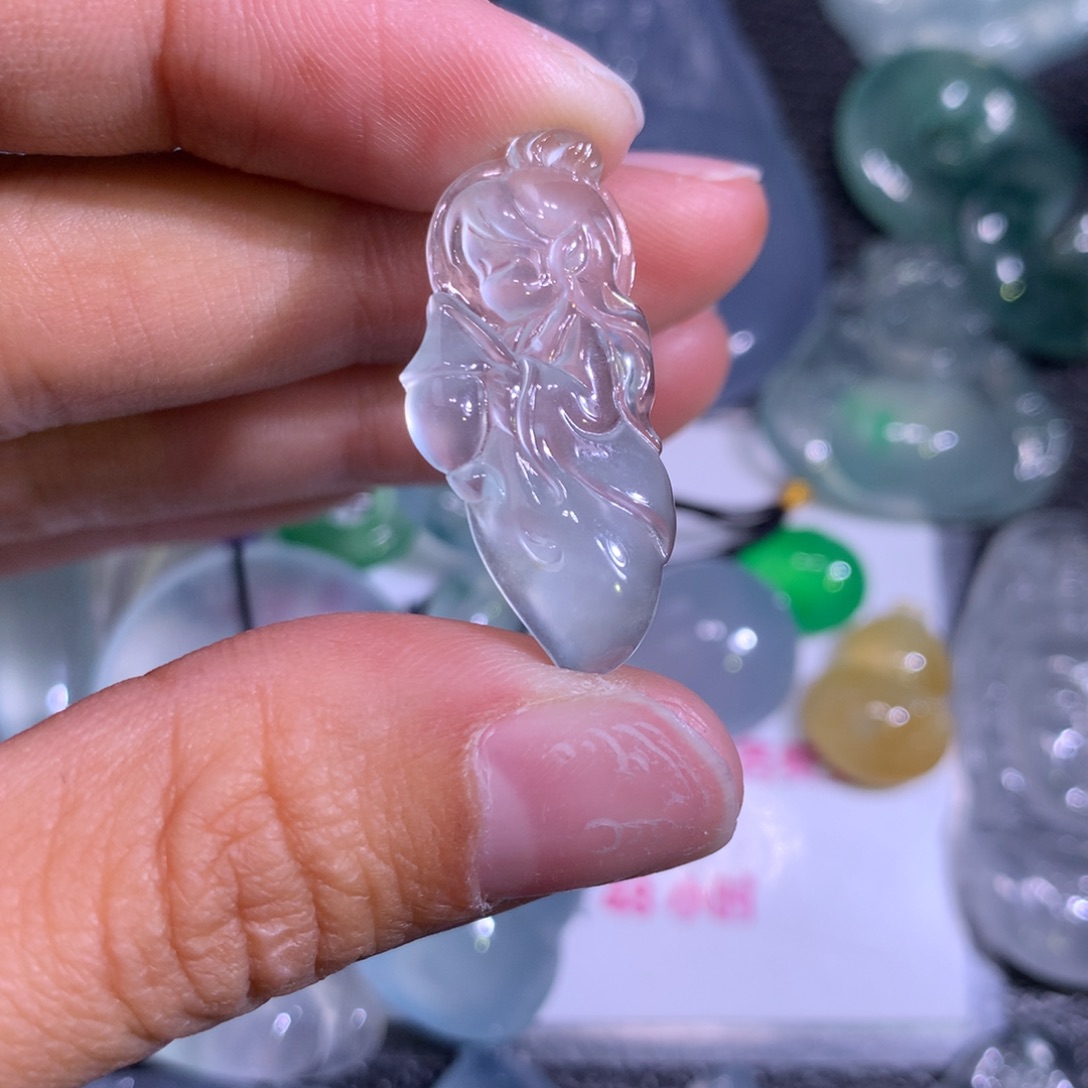 翡翠颈饰未镶嵌知****雅翡翠