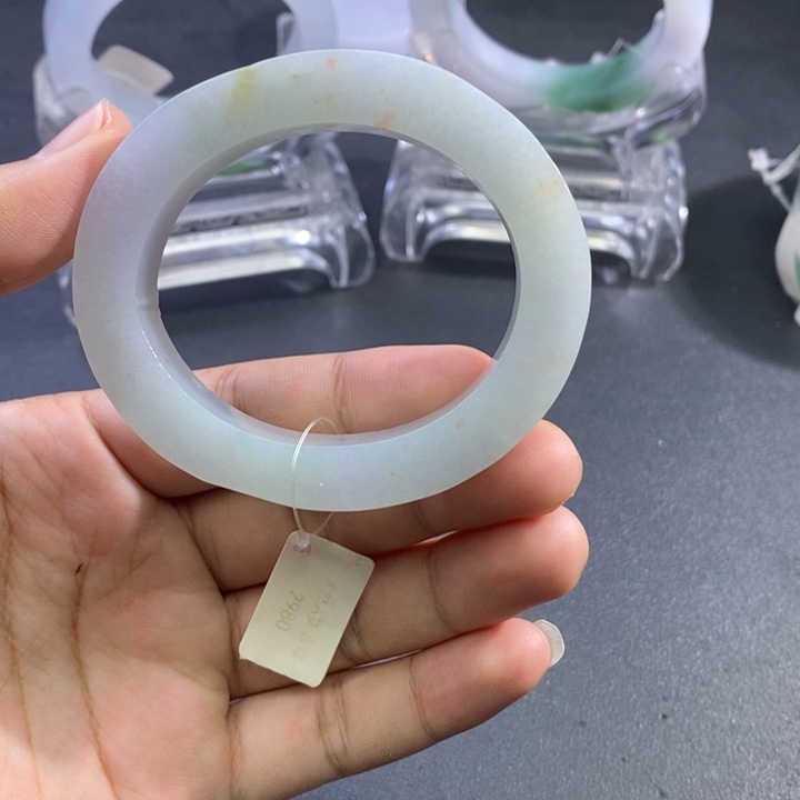 未镶嵌翡翠手镯定制翡翠