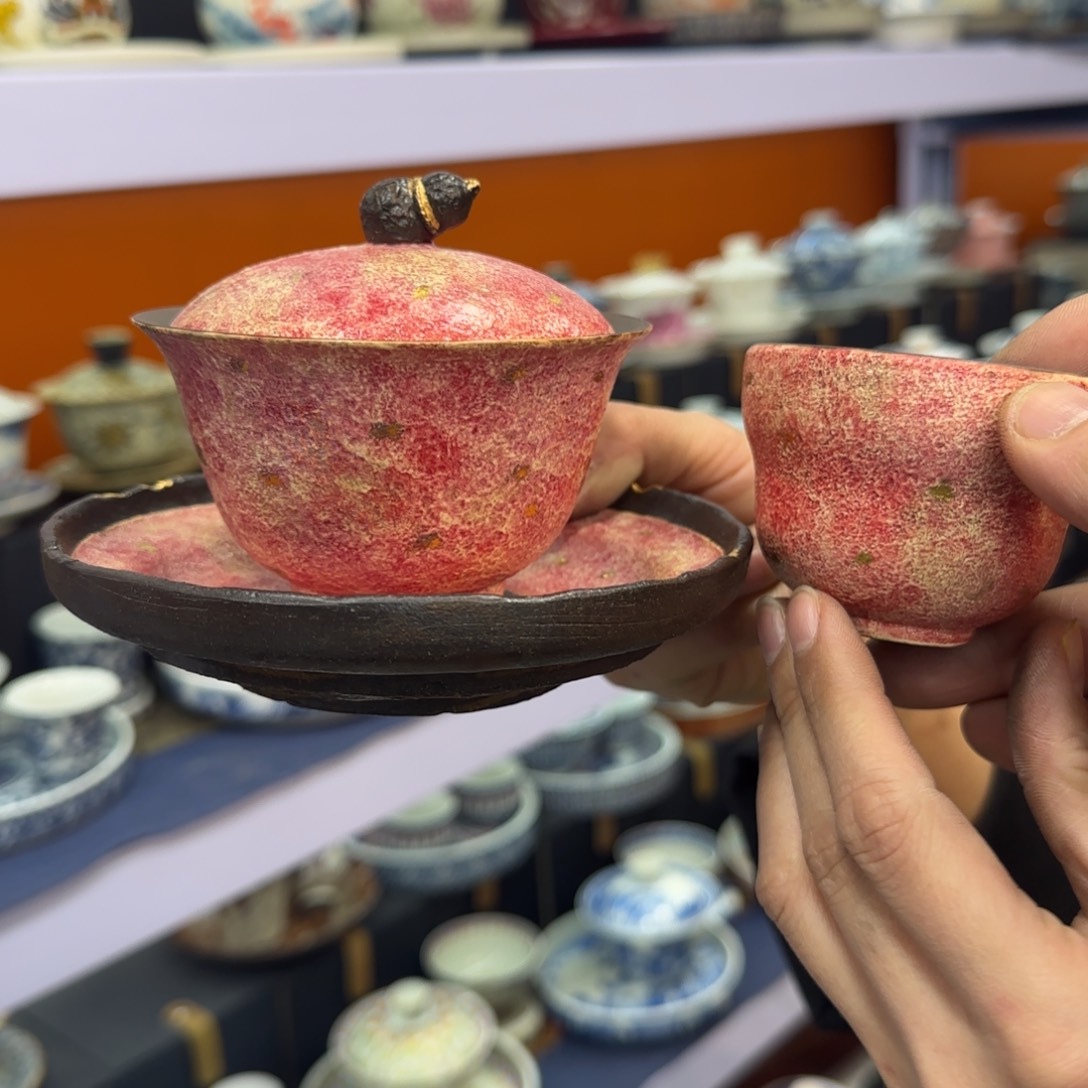 高温下的高温天气使人心情愉悦的