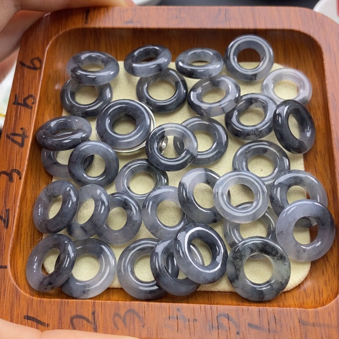 翡翠颈饰未镶嵌乌鸡甜甜圈78一个可挑