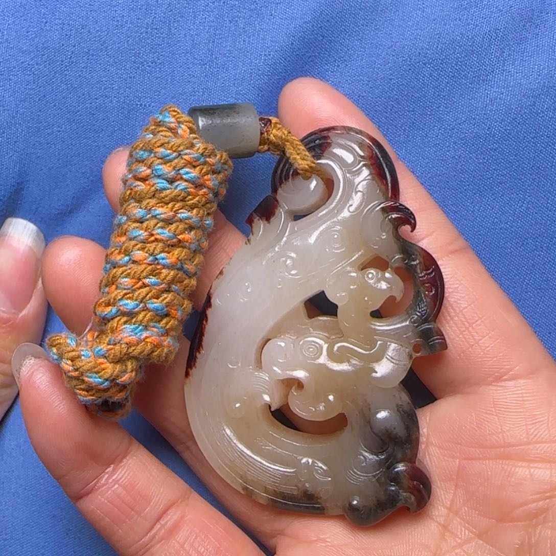 和田玉颈饰未镶嵌玉*