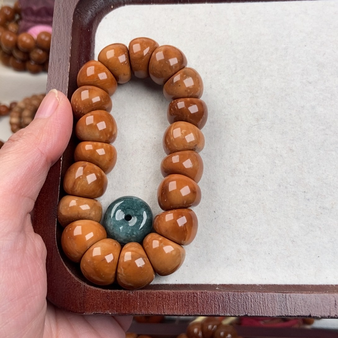 U***花手串库克精挑花皮大肠卡15➕配饰