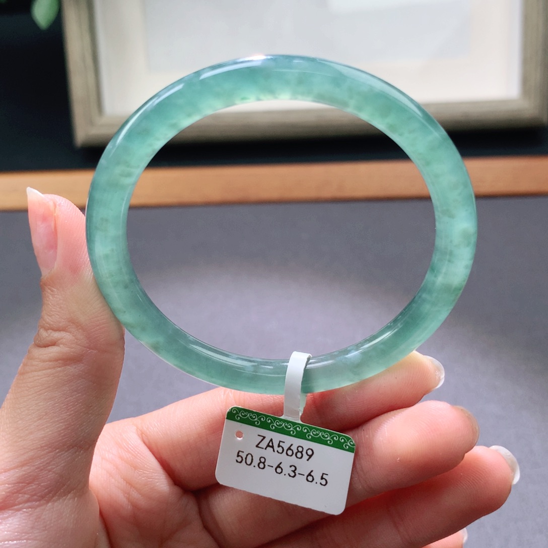 翡翠手镯未镶嵌天然翡翠手镯叮当镯