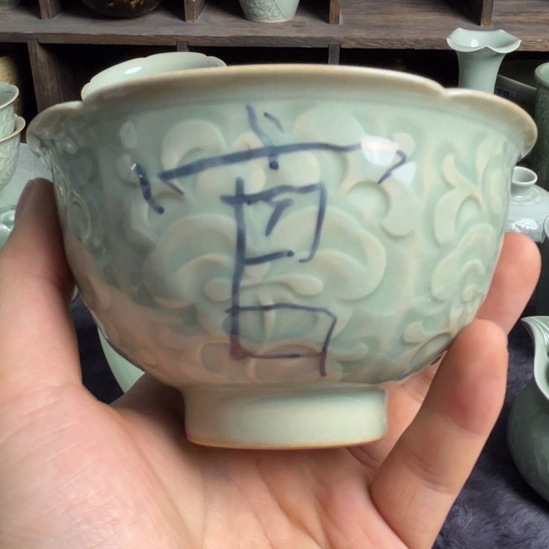 瓷天青色牡丹小碗