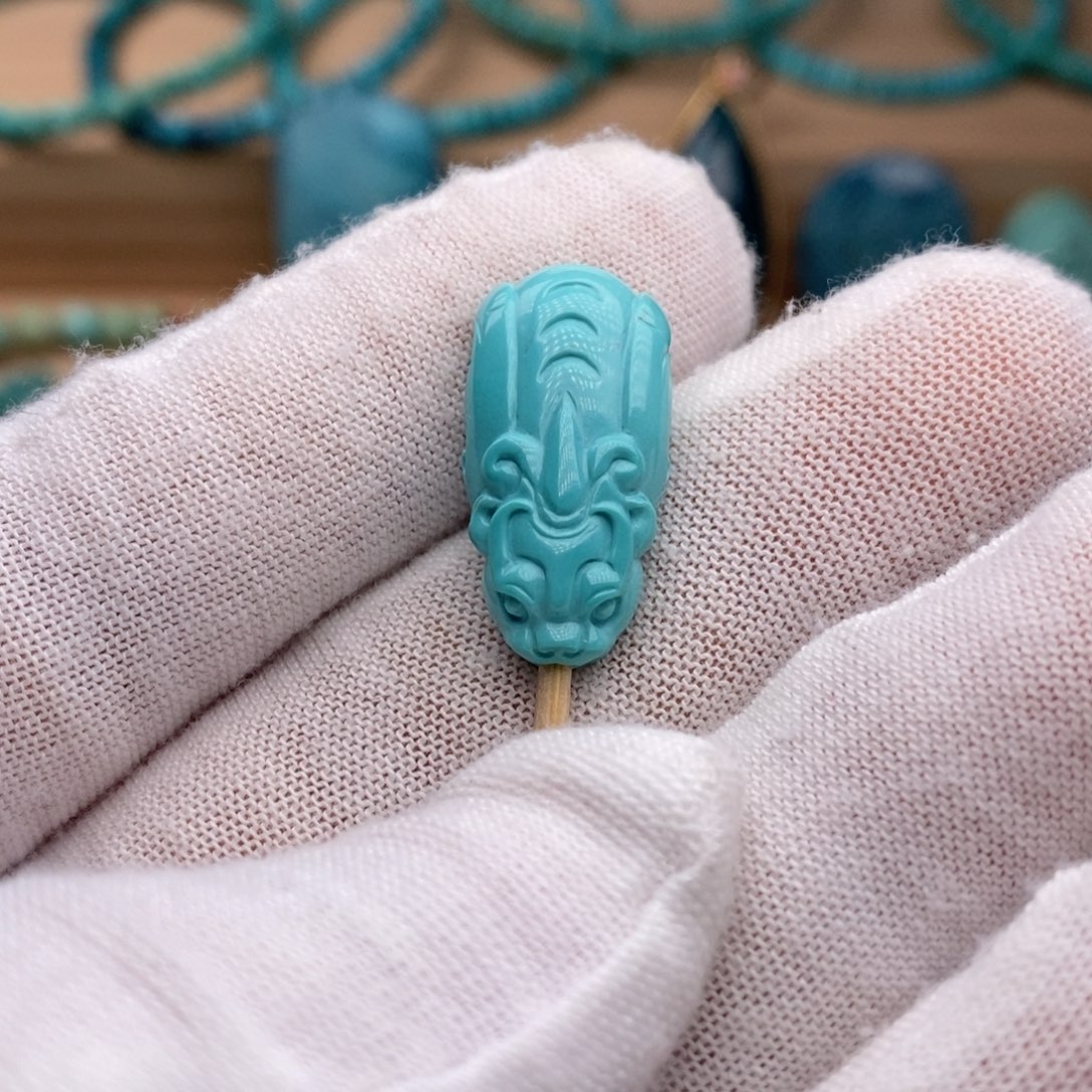 绿松石未镶嵌挂件