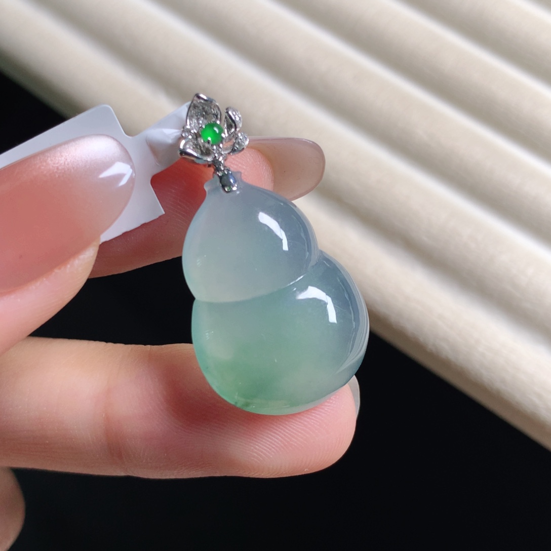 翡翠颈饰18K金镶嵌葫芦