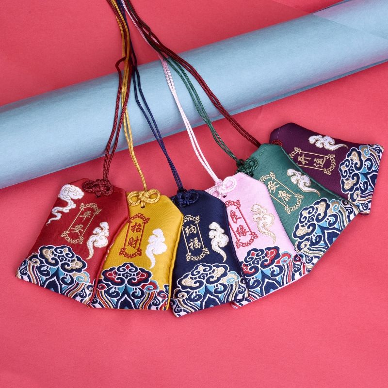 挂脖款10克粉古风手工刺绣平安福袋天然中草药可随身鞋带挂饰礼物