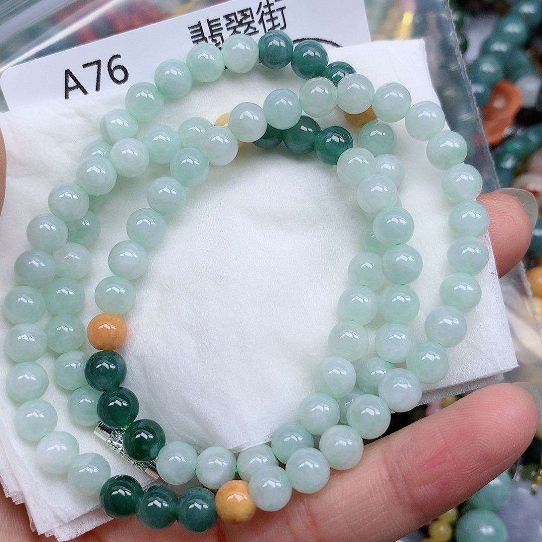 翡翠颈饰未镶嵌翡翠