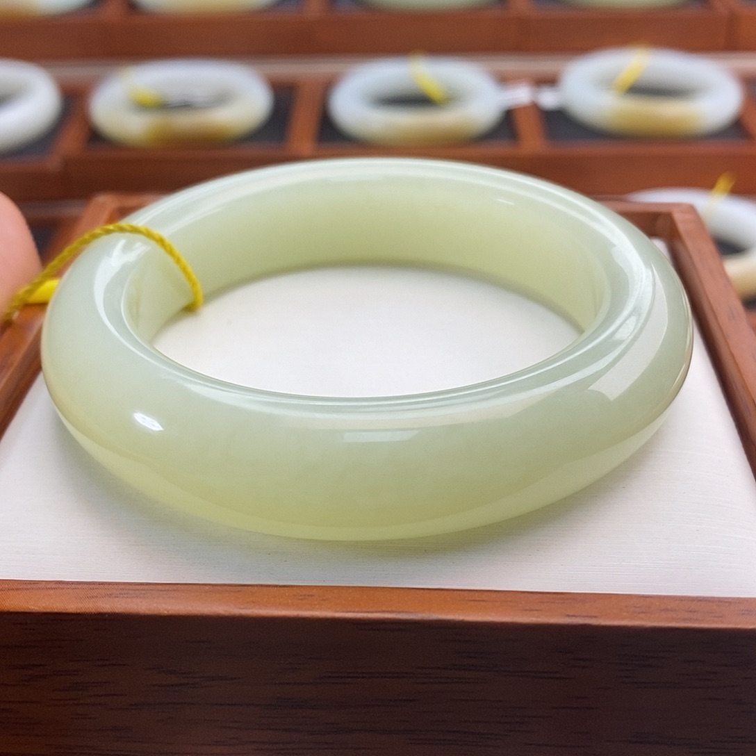 和田玉（白玉）手镯未镶嵌