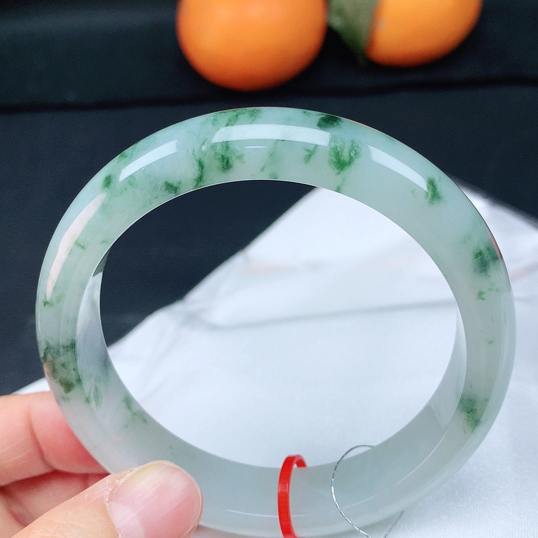 翡翠手镯未镶嵌57圈