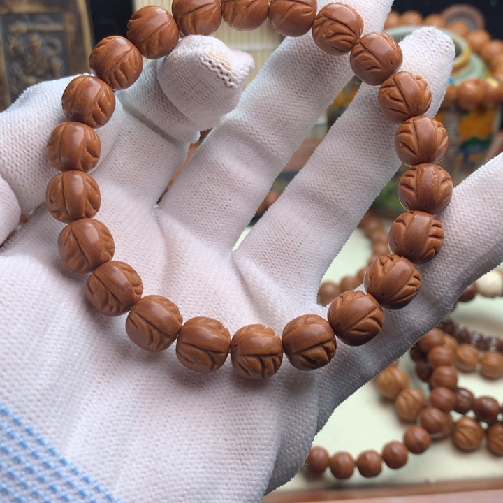 *****吊坠桃核龙纹掌中宝