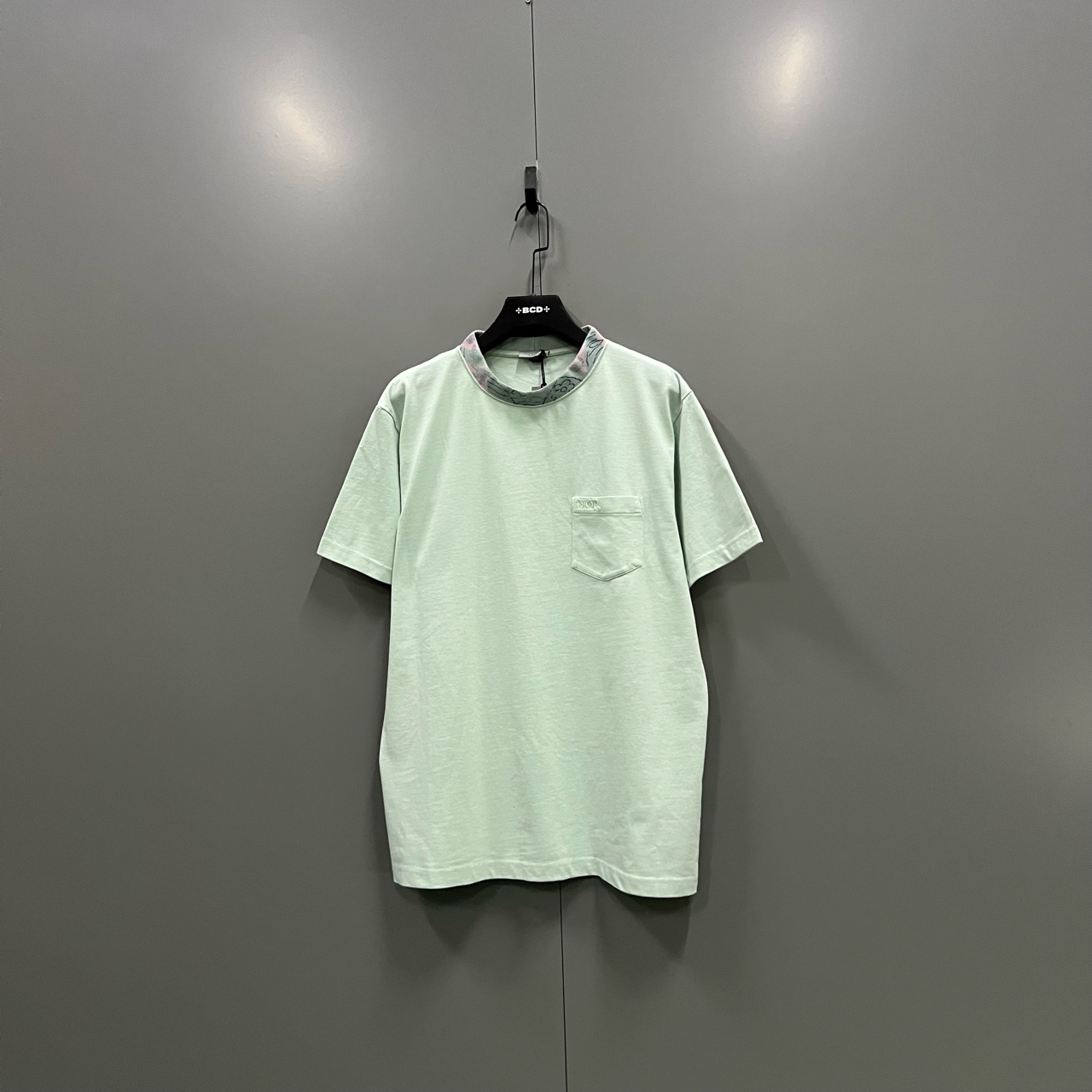 99新 DIOR/迪奥 h86 016592  绿色领口logo短袖 L码