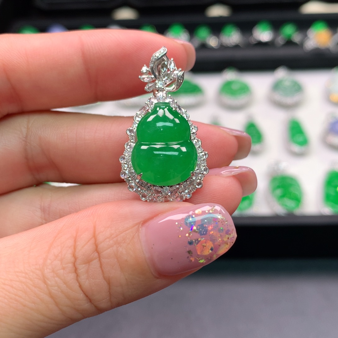 翡翠吊坠(不含链)18K金镶嵌