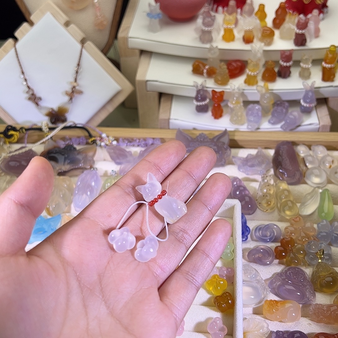 是***呀玛瑙/玉髓未镶嵌项链