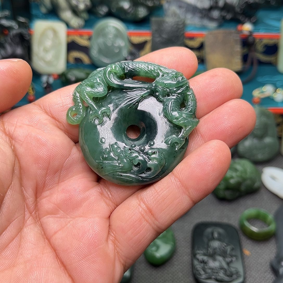 和田玉颈饰未镶嵌