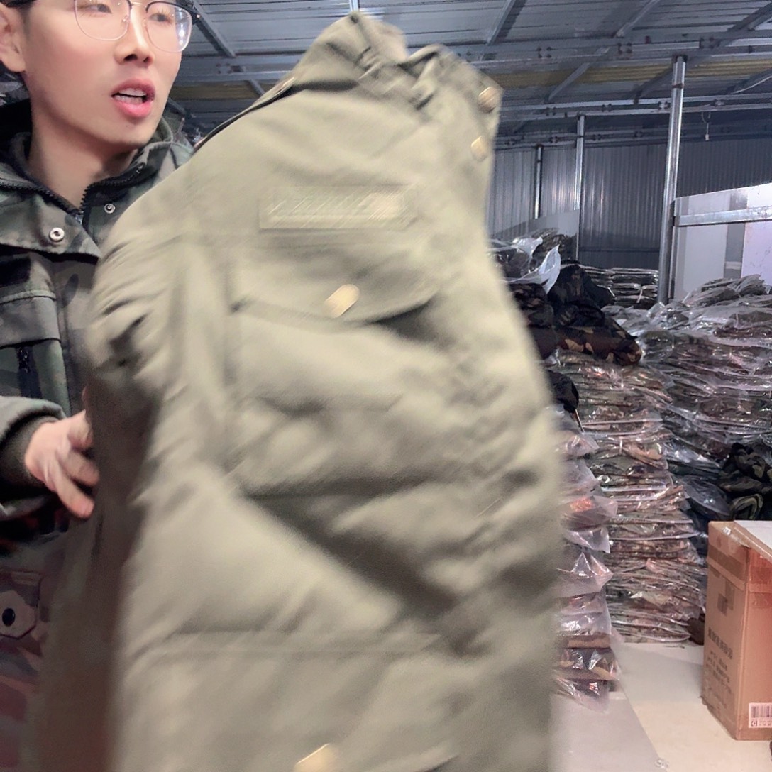 165棉袄 瑕疵军绿。  384 