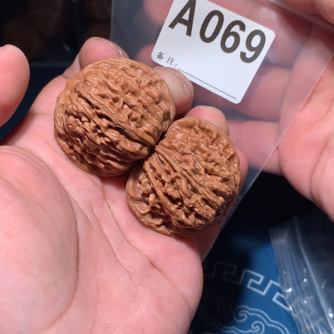 文玩核桃吊坠四座楼 a69