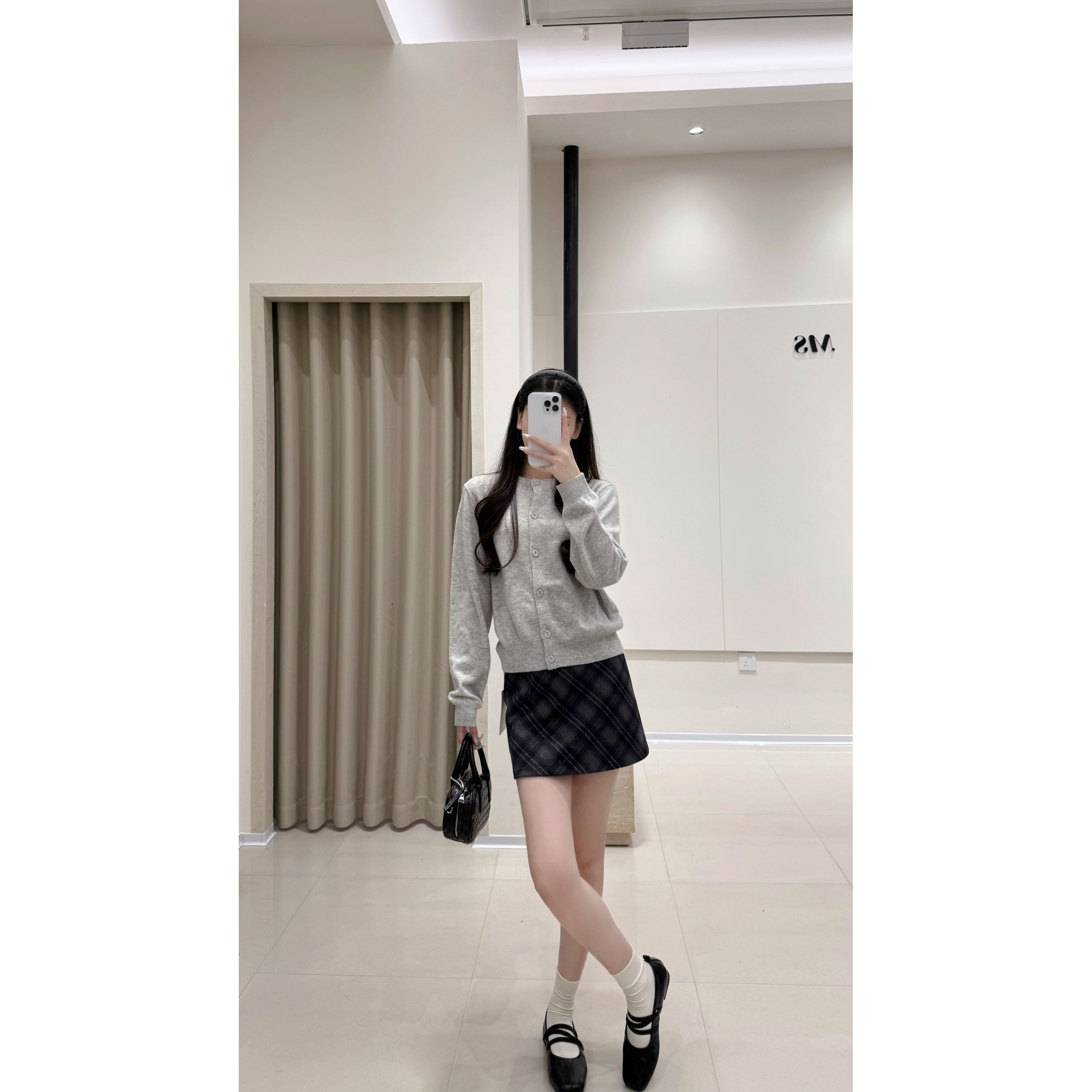 韩系圆领简约修身针织开衫2025秋冬新款