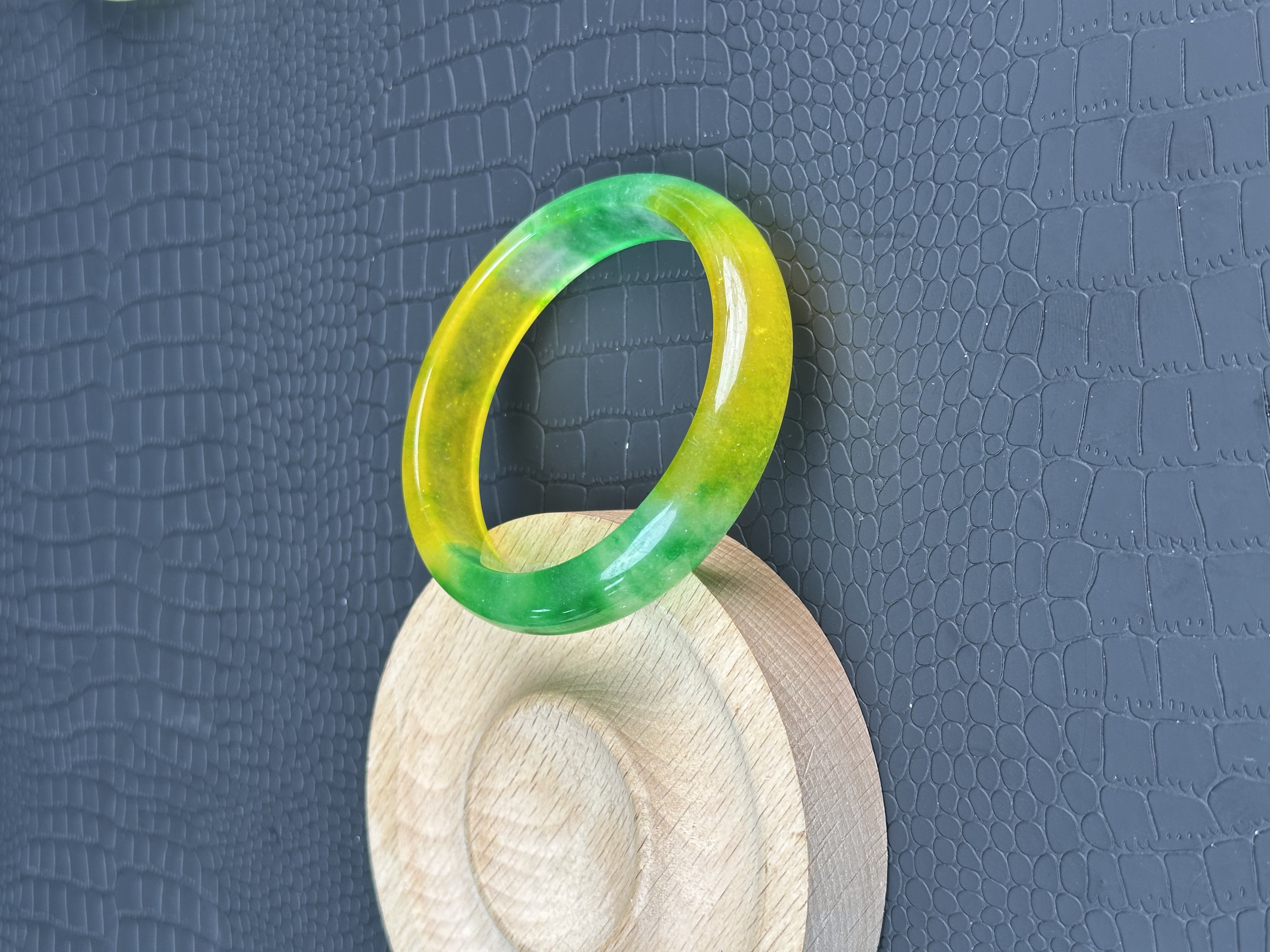 G15黄加绿宽版手镯时尚百搭女款