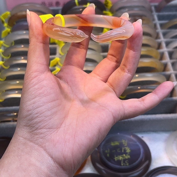 玛瑙/玉髓未镶嵌手镯