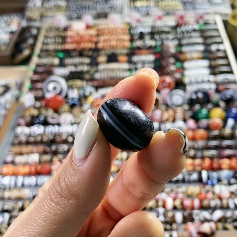 【闪购商品】玛瑙/玉髓散珠鹰*