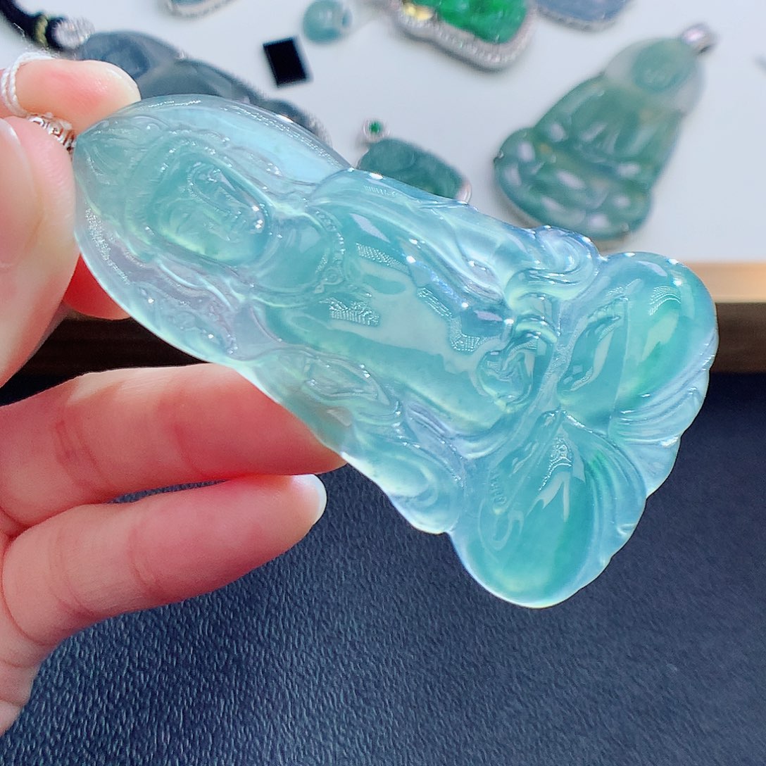 翡翠颈饰18K金镶嵌翡翠