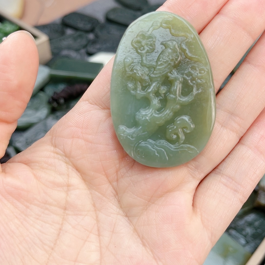 和田玉未镶嵌颈饰