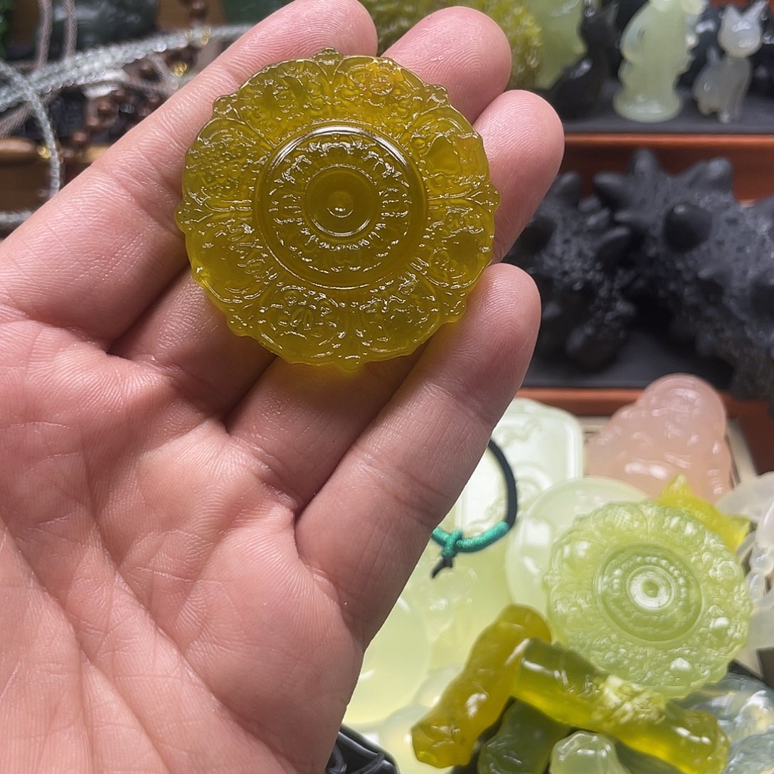 花***香蛇纹石玉未镶嵌颈饰