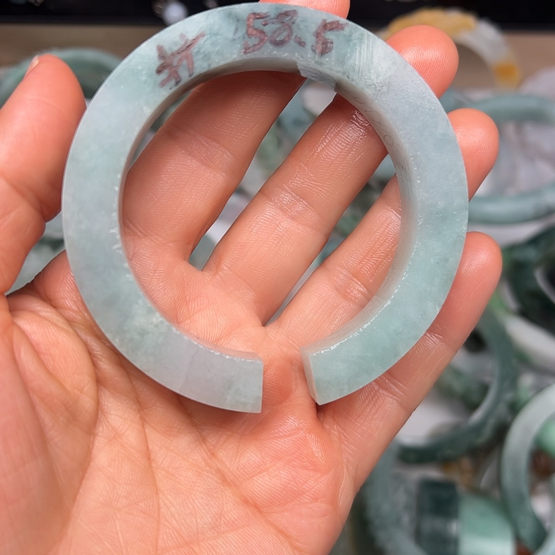 定制翡翠未镶嵌凤凰加牡丹花