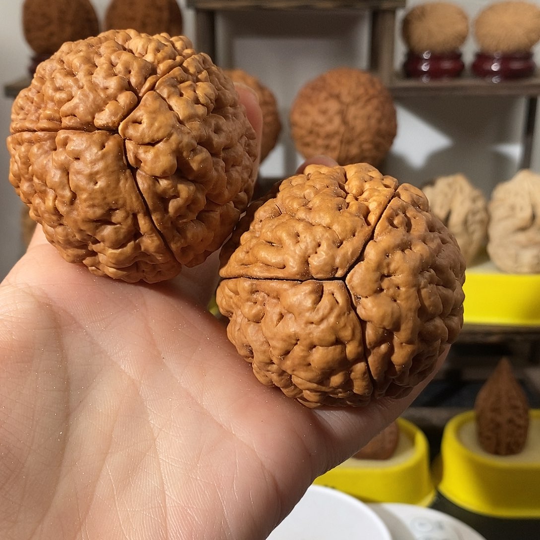 吊坠文玩核桃三瓣脑纹金刚5662