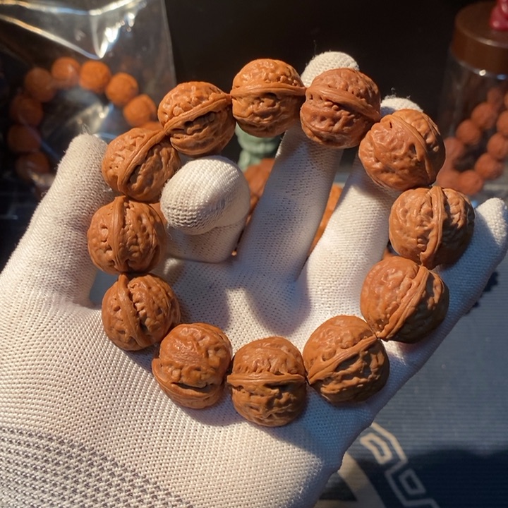 文玩核桃手串……77