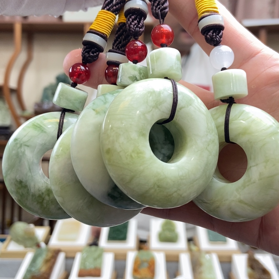 蛇纹石玉未镶嵌手把玉琮（多样性发一件