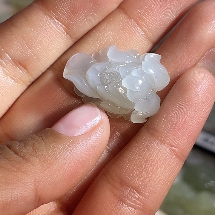 段***儿和田玉未镶嵌颈饰温柔姐姐