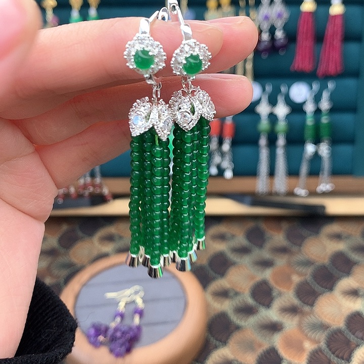 石英质玉耳钉合金