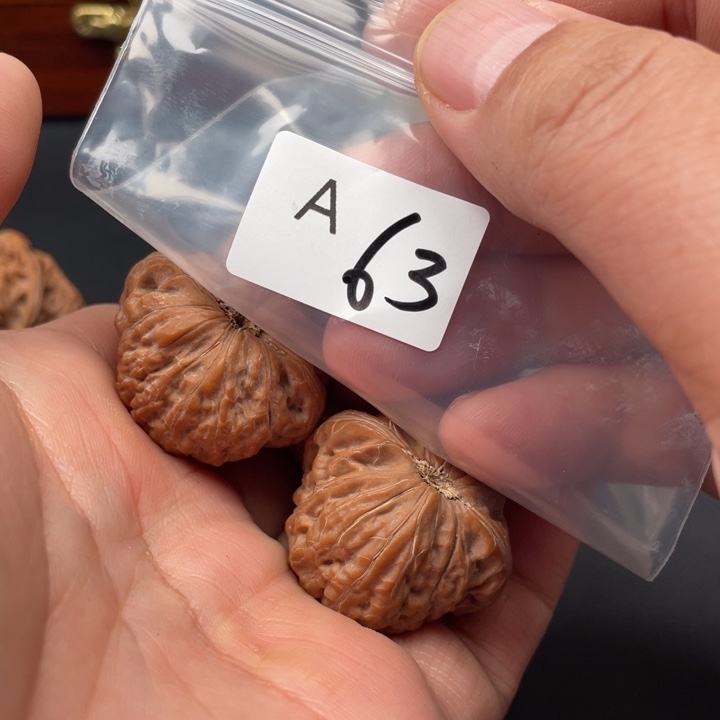 文玩核桃吊坠铁锤35