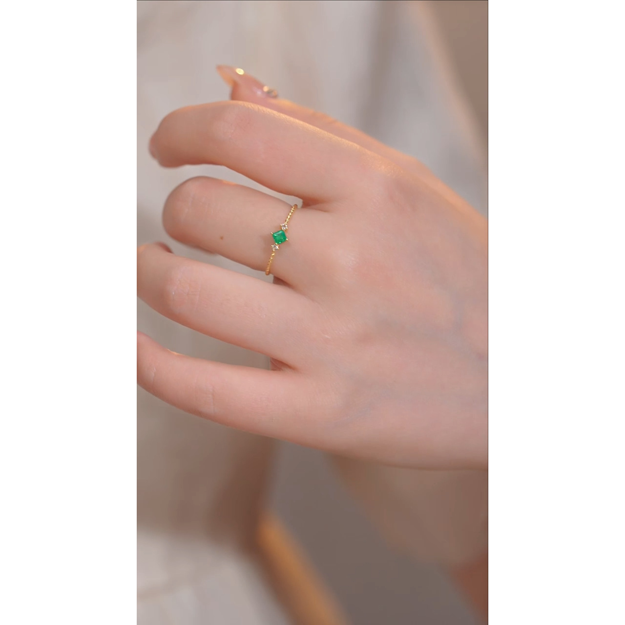 祖母绿戒指18K金镶嵌（0.18ct）@@U8624