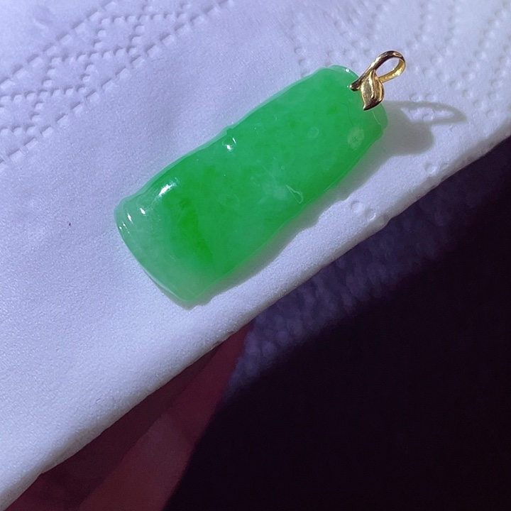 翡翠18K金镶嵌颈饰翡翠