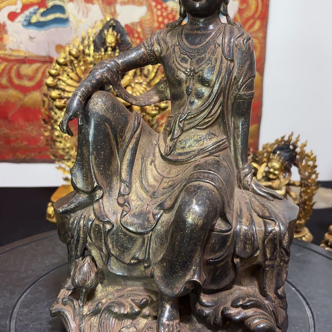 水月观音黄铜摆件